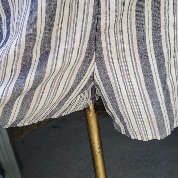 "PRICE DROP" Romper - Picture 4 of 8